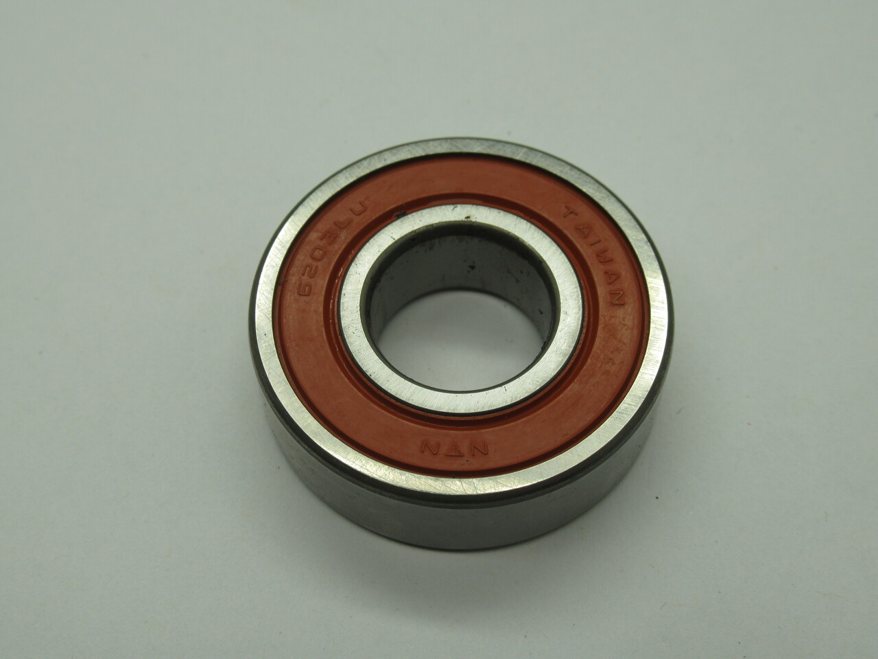 NTN 6203LLUC3 Deep Groove Ball Bearing 17mmID 40mmOD 12mmW NEW