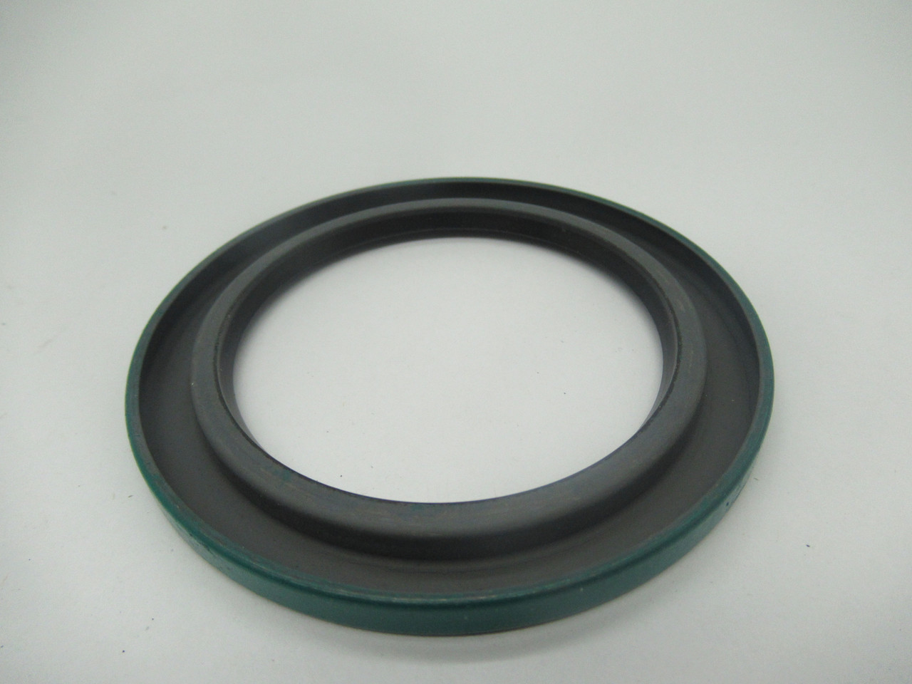 SKF 25007 Single Lip Grease Seal 2.500" Shaft 3.500" OD 0.250" Width NEW