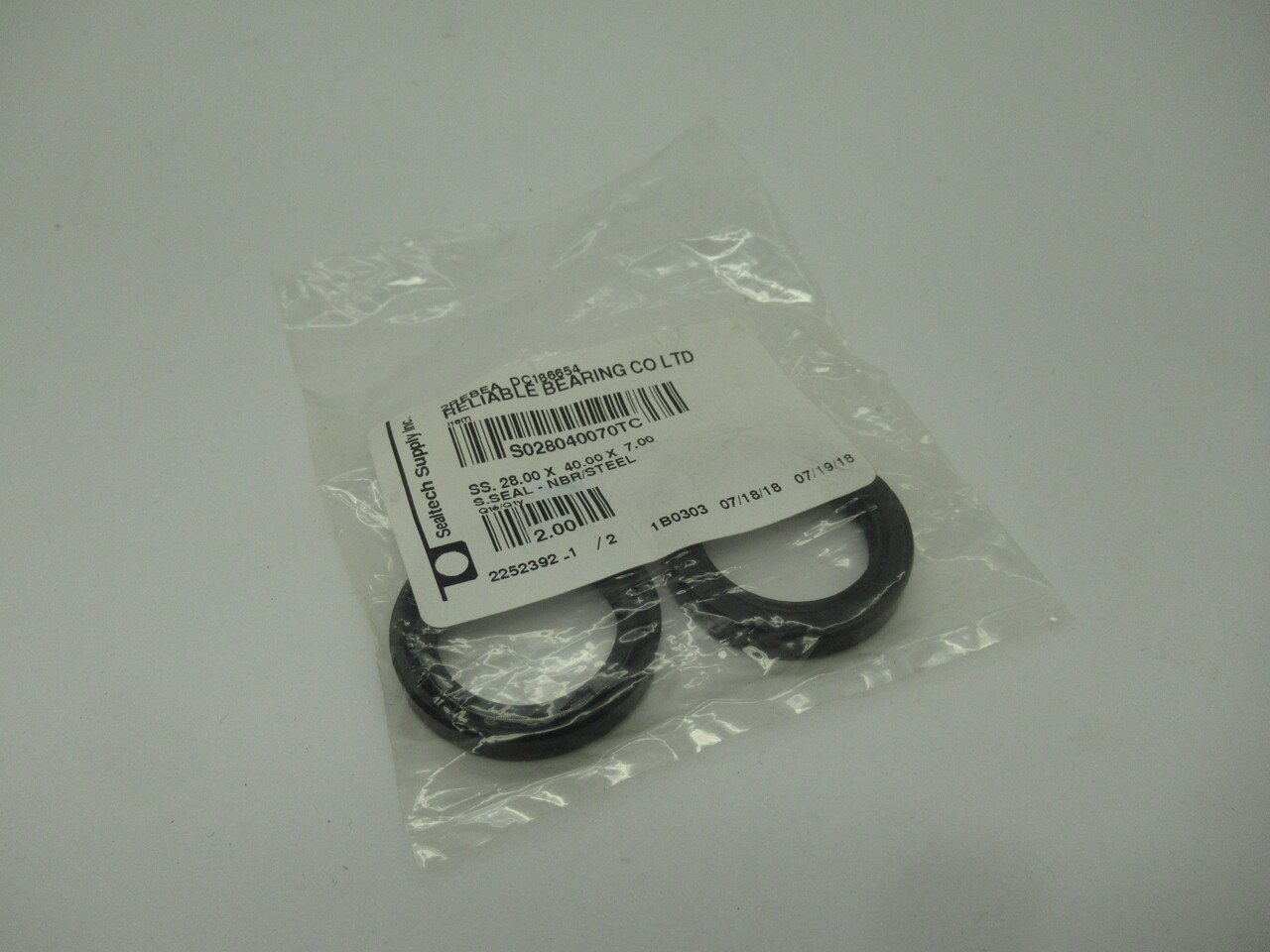 Sealtech Supply S028040070TC Oil Seal 28x40x7 *Lot of 2* NWB