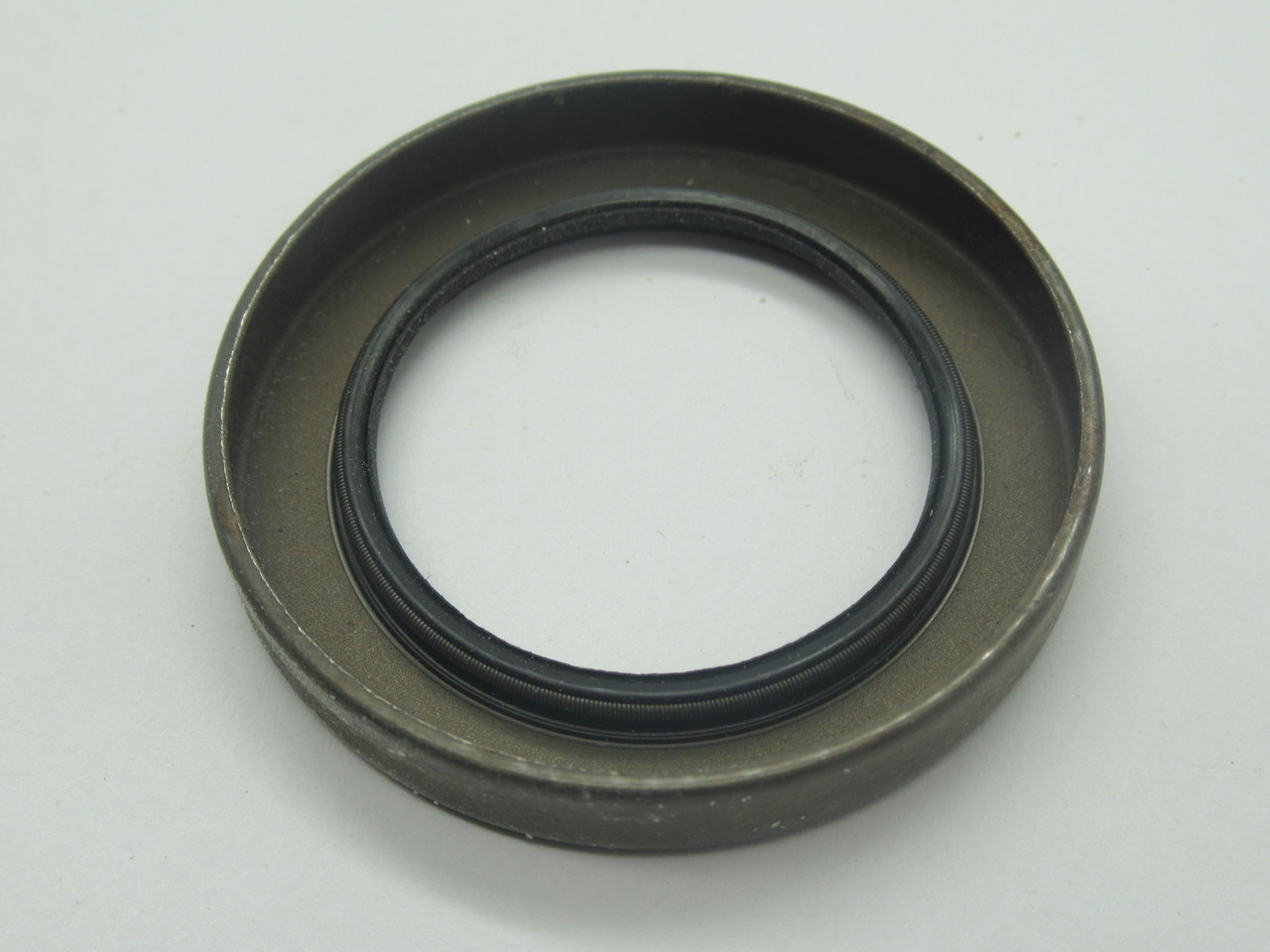 CR Industries 14223 Oil Seal Nitrile Rubber 36.525mm Shaft Diameter NEW