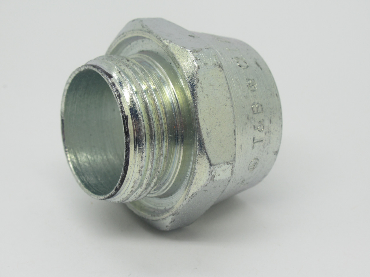 Thomas & Betts 372 1" Conduit Hub Fitting USED