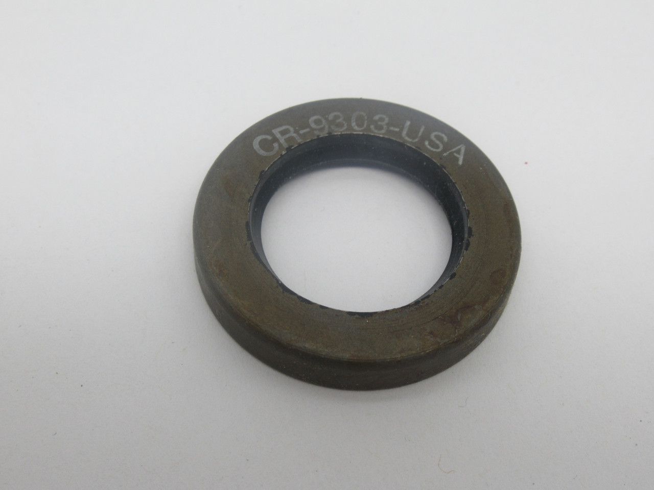 Chicago Rawhide 9303 Oil Seal 0.938" ID 1.5" OD 0.25" W *DAMAGED BOX* NEW