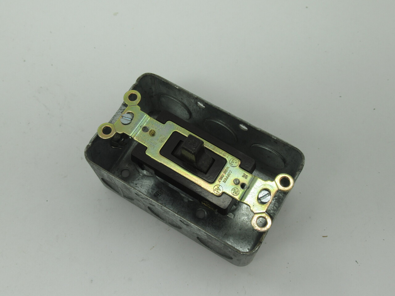 General Electric 5935-2G Toggle Switch 1 Pole 15A 120-277V With Enclosure USED