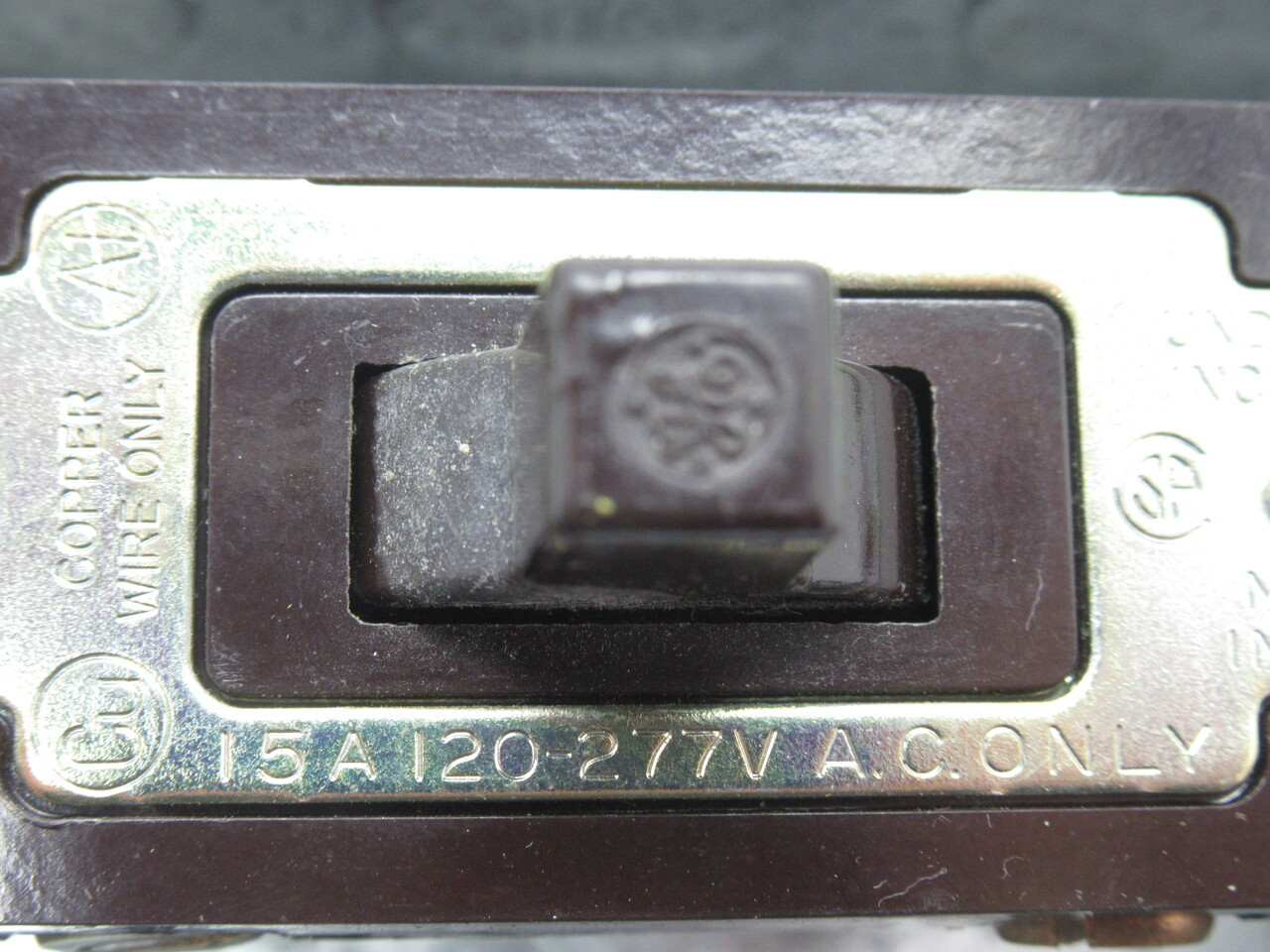 General Electric 5935-2G Toggle Switch 1 Pole 15A 120-277V With Enclosure USED