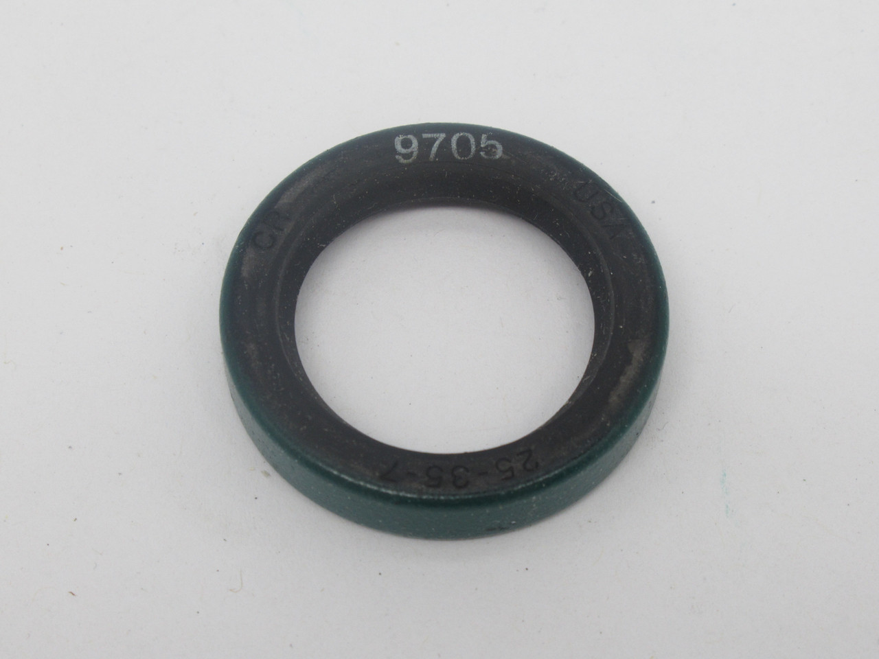 Chicago Rawhide 9705 Oil Seal 25mm ID 35mm OD 7mm W *DAMAGED BOX* NEW