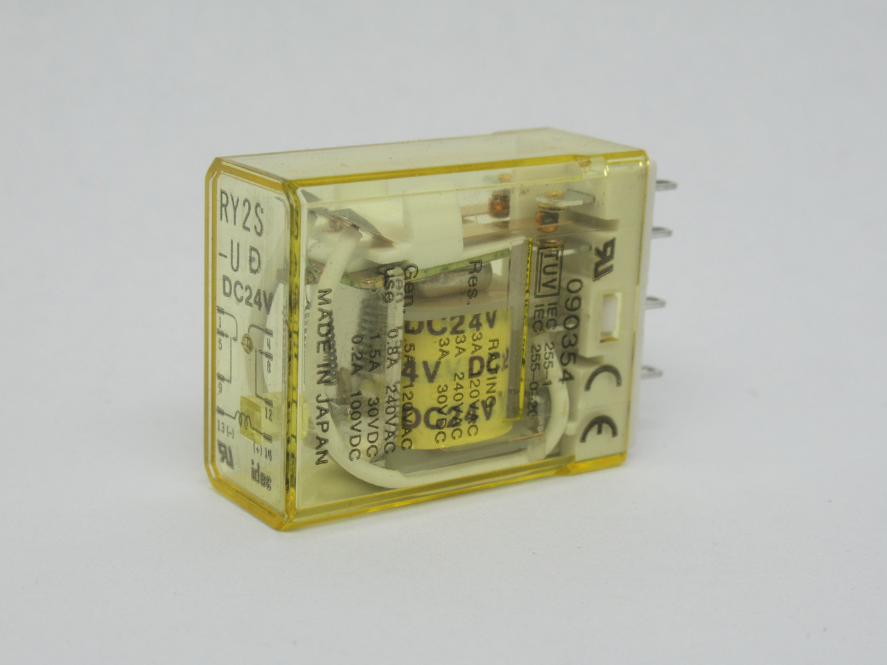 IDEC RY2S-UD-DC24V Plug In Relay 24VDC 3A 8-Blade DPDT USED