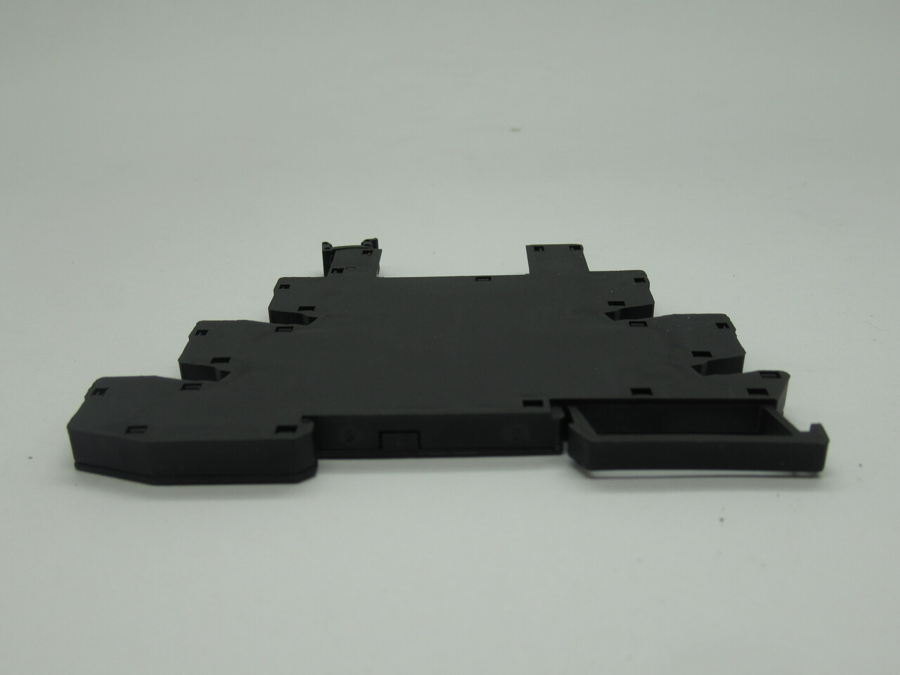 Schneider Electric RSLZVA1 Relay Socket w/ LED 12-24VDC Coil 6A@250V USED