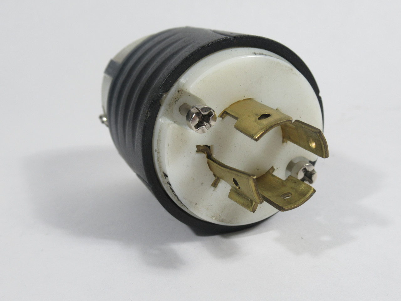Pass & Seymour L1420P Clamping Turnlok Plug 20A 125/250V 3-Pole 4-Wire USED