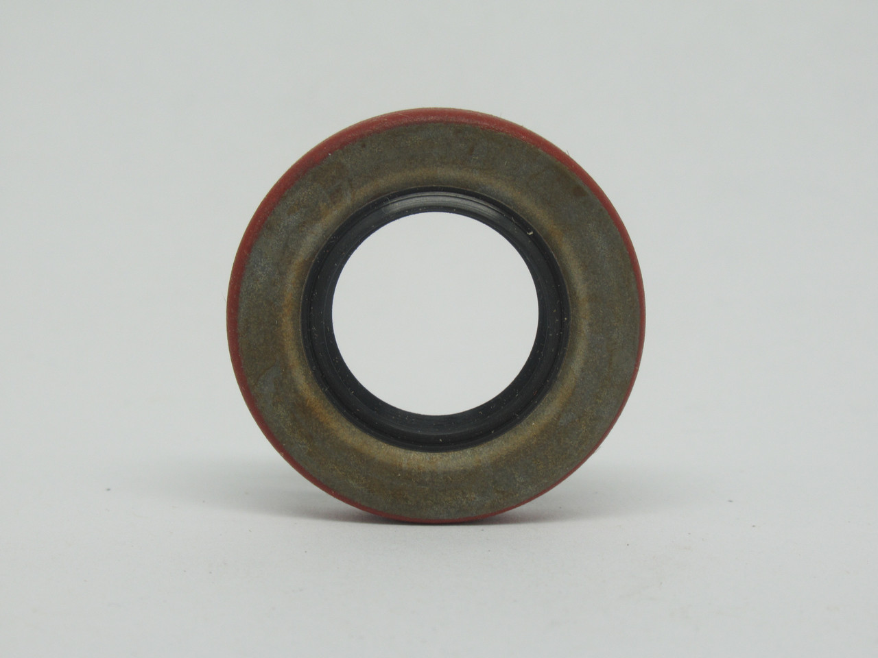 Federal Mogul 471554 Oil Seal 0.75" ID x 1.375" OD x 0.25" W *SHELF WEAR* NEW