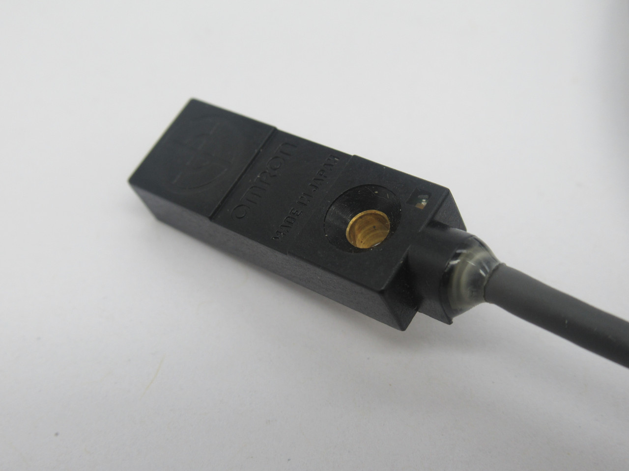 Omron TL-W3MC1 Flat Proximity Sensor 3mm Range 100mA NPN-NO 2m Length USED