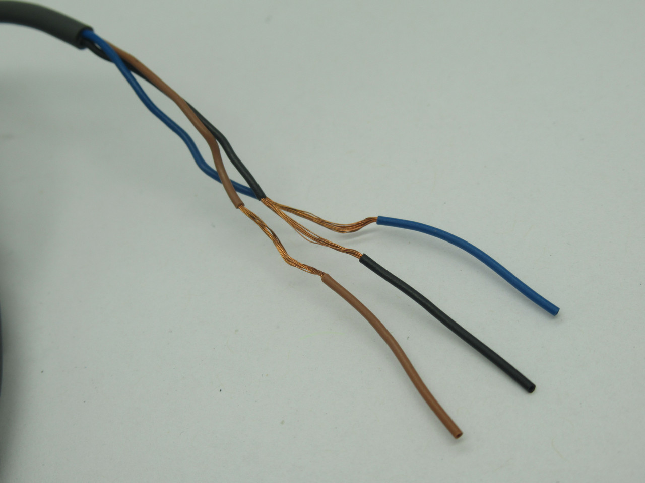 Omron TL-W3MC1 Flat Proximity Sensor 3mm Range 100mA NPN-NO 2m Length USED