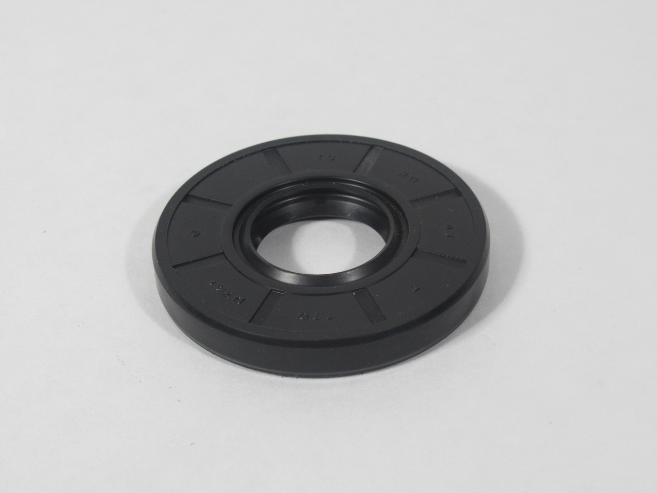 Generic TC20X47X7 Rubber Oil Seal 20mm ID x 47mm OD x 7mm W NOP