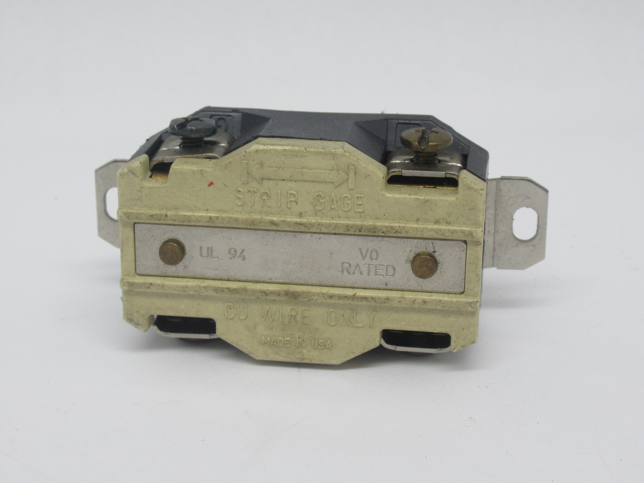 Leviton 2710 Flush Mount Locking Receptacle 30A 125/250V 4W 3P USED