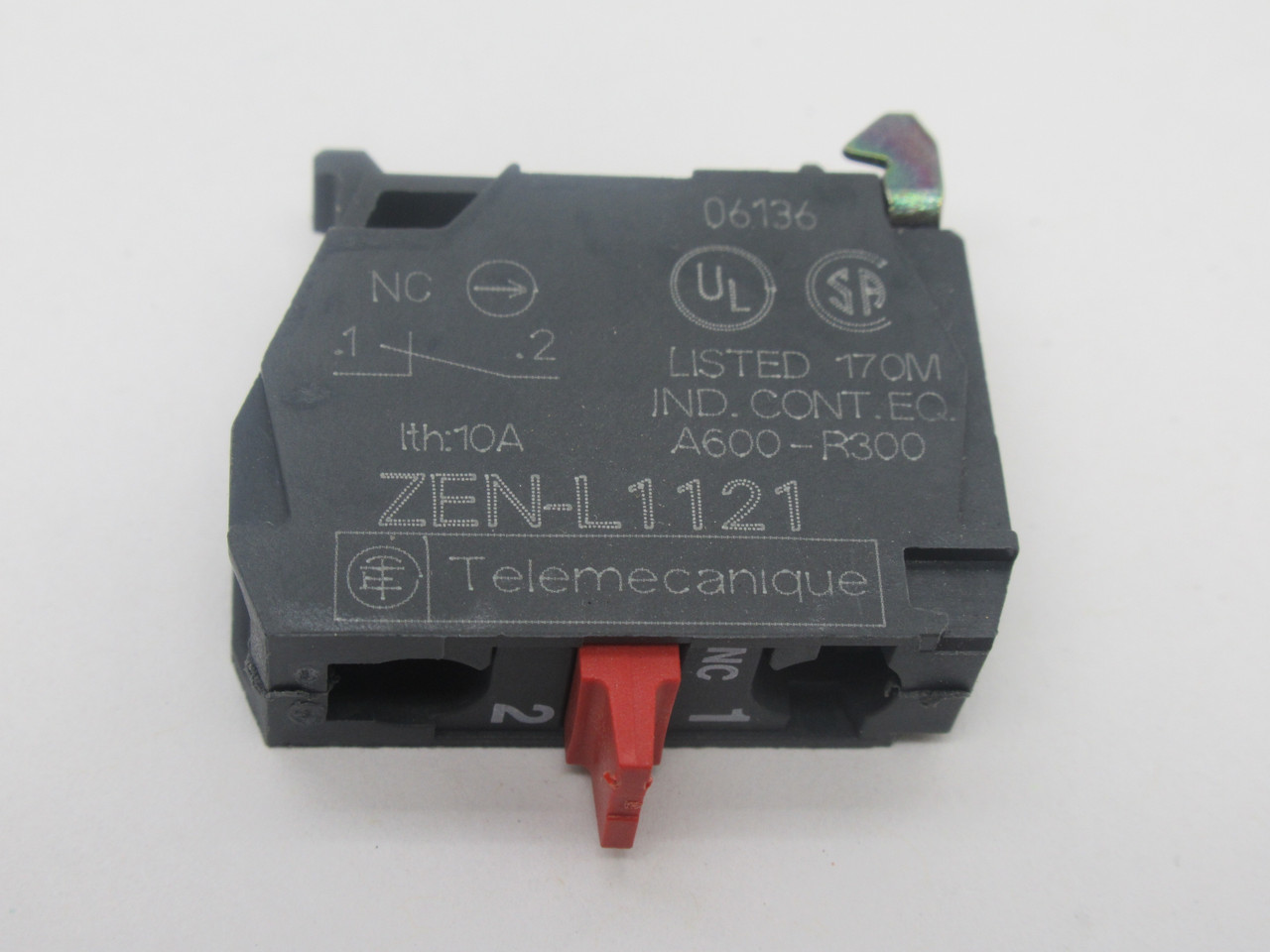 Telemecanique ZEN-L1121 Contact Block 1NC 600V 10A USED