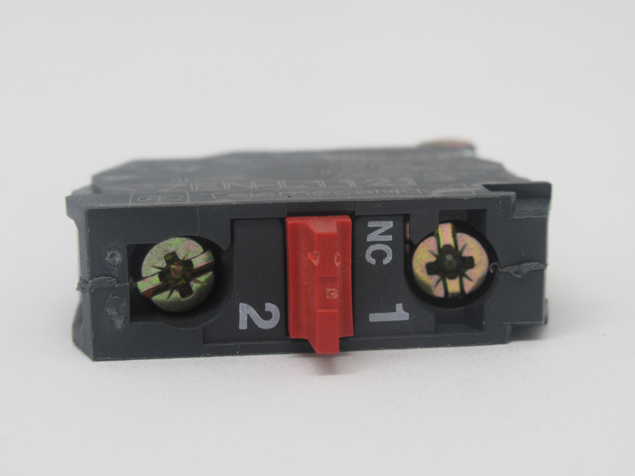 Telemecanique ZEN-L1121 Contact Block 1NC 600V 10A USED
