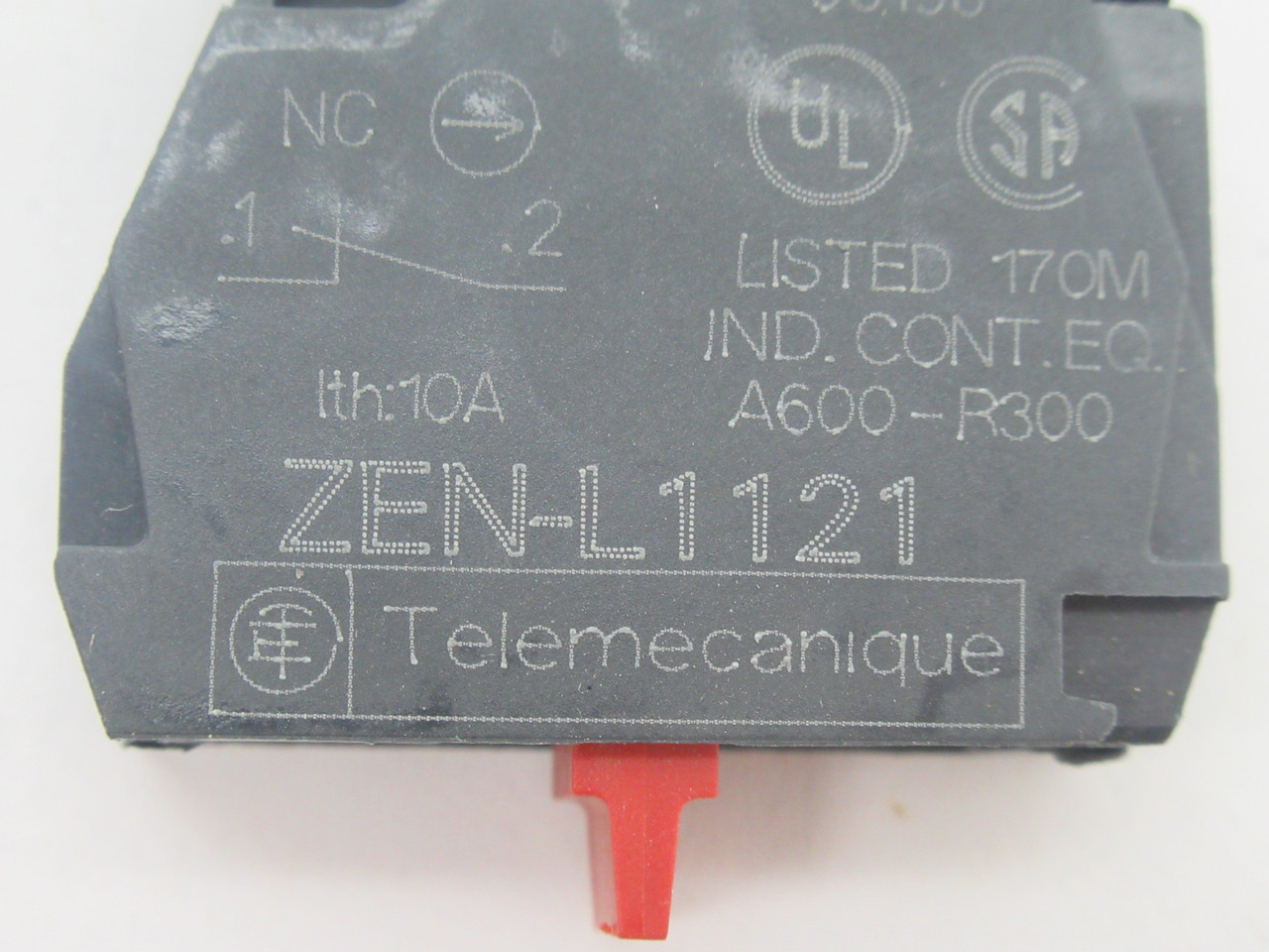 Telemecanique ZEN-L1121 Contact Block 1NC 600V 10A USED