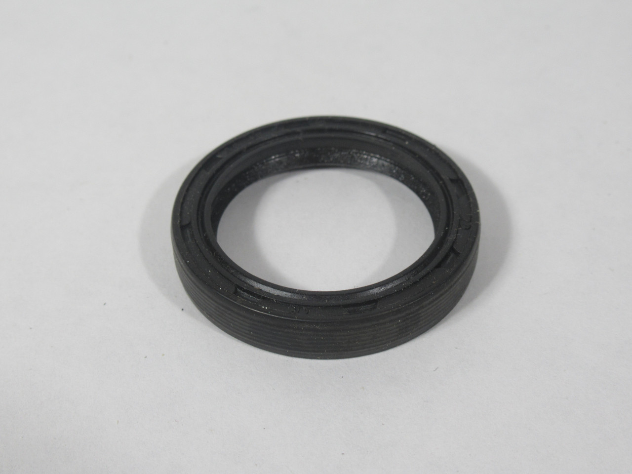 Chicago Rawhide 11602 Oil Seal 30mm ID x 40mm OD x 7mm W NEW
