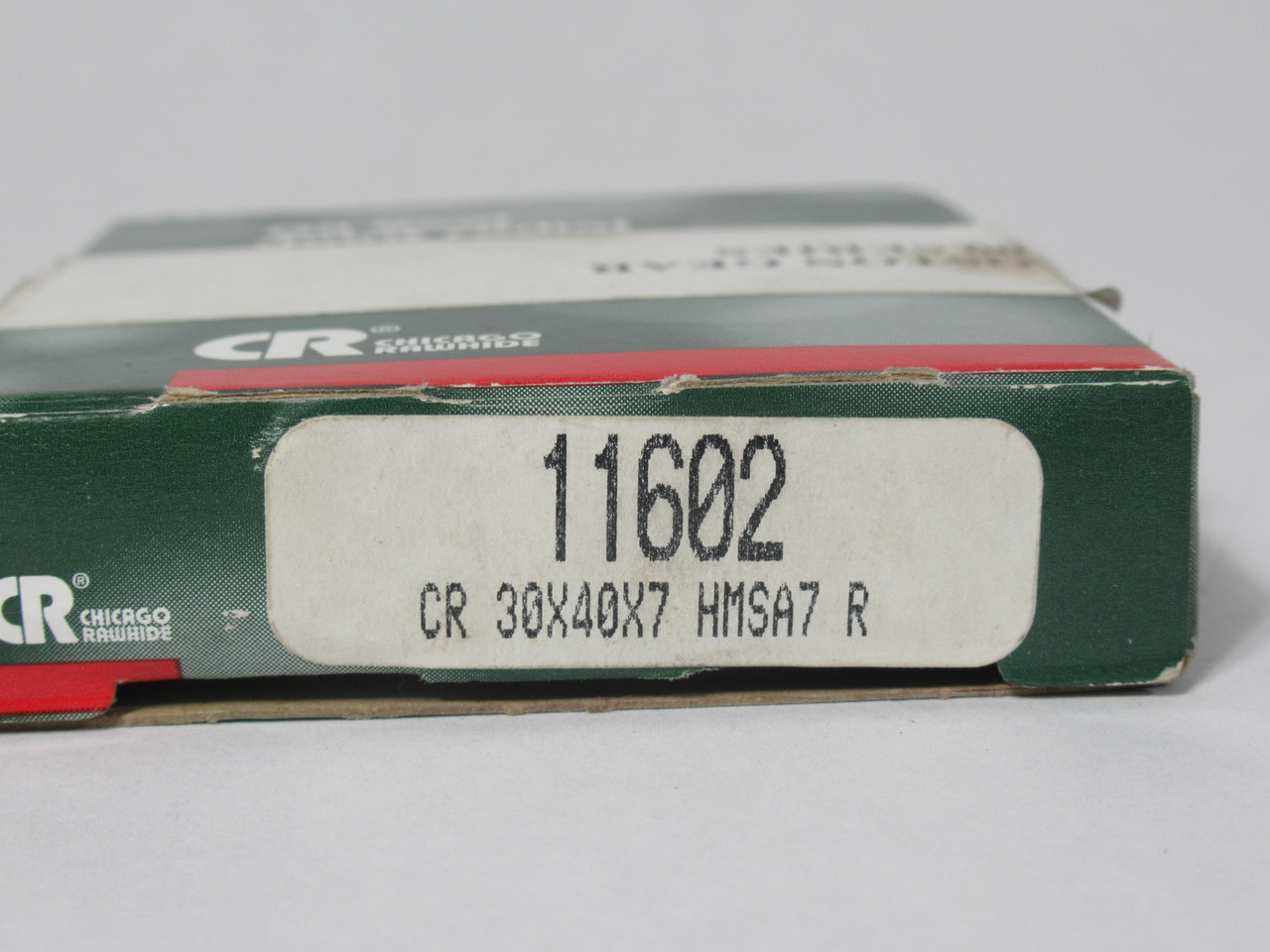 Chicago Rawhide 11602 Oil Seal 30mm ID x 40mm OD x 7mm W NEW