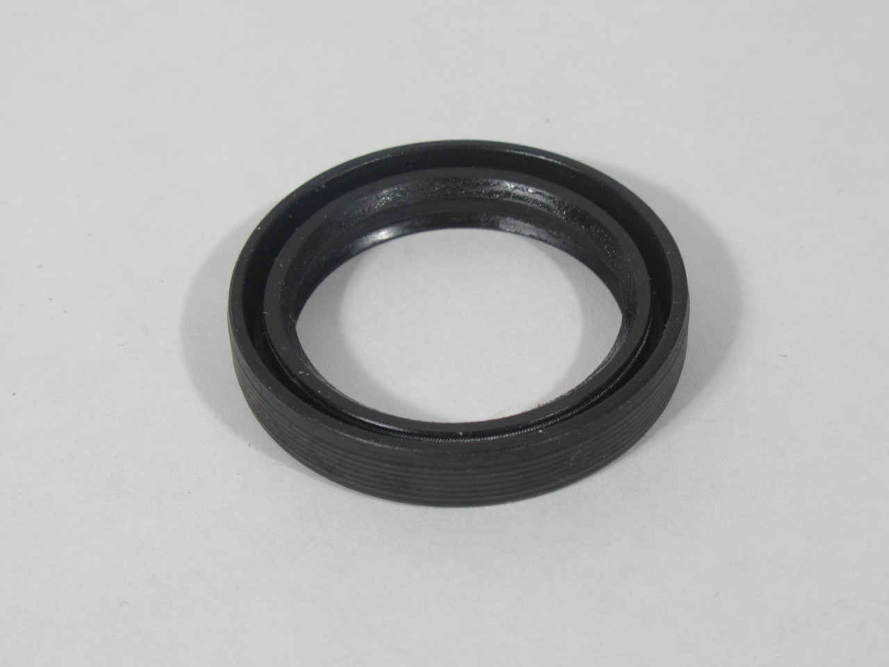 Chicago Rawhide 11602 Oil Seal 30mm ID x 40mm OD x 7mm W NEW
