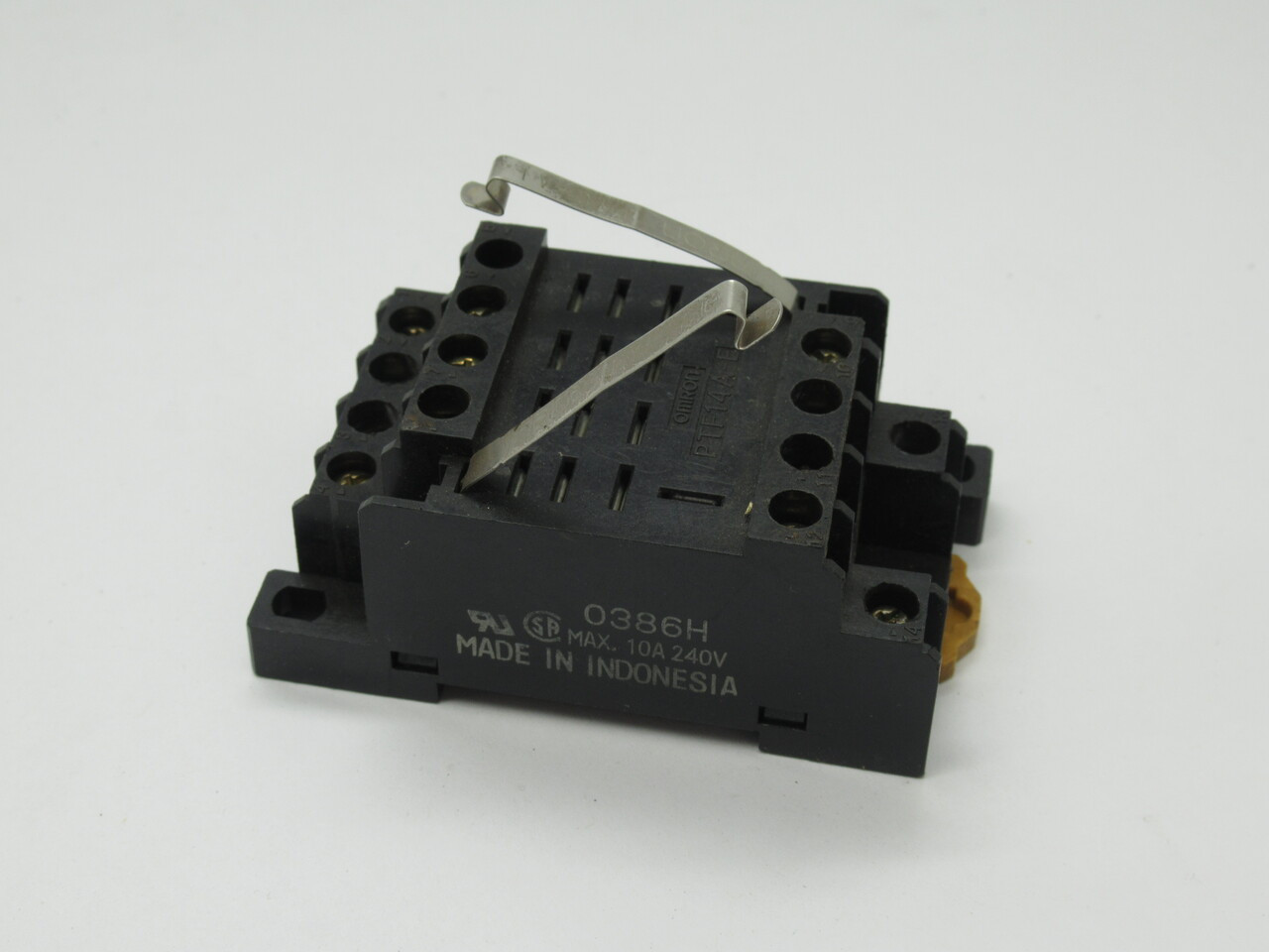 Omron PTF14A-E Relay Socket w/ PYC-A1 Hold Down Clips 10A 240V 14-Pin USED