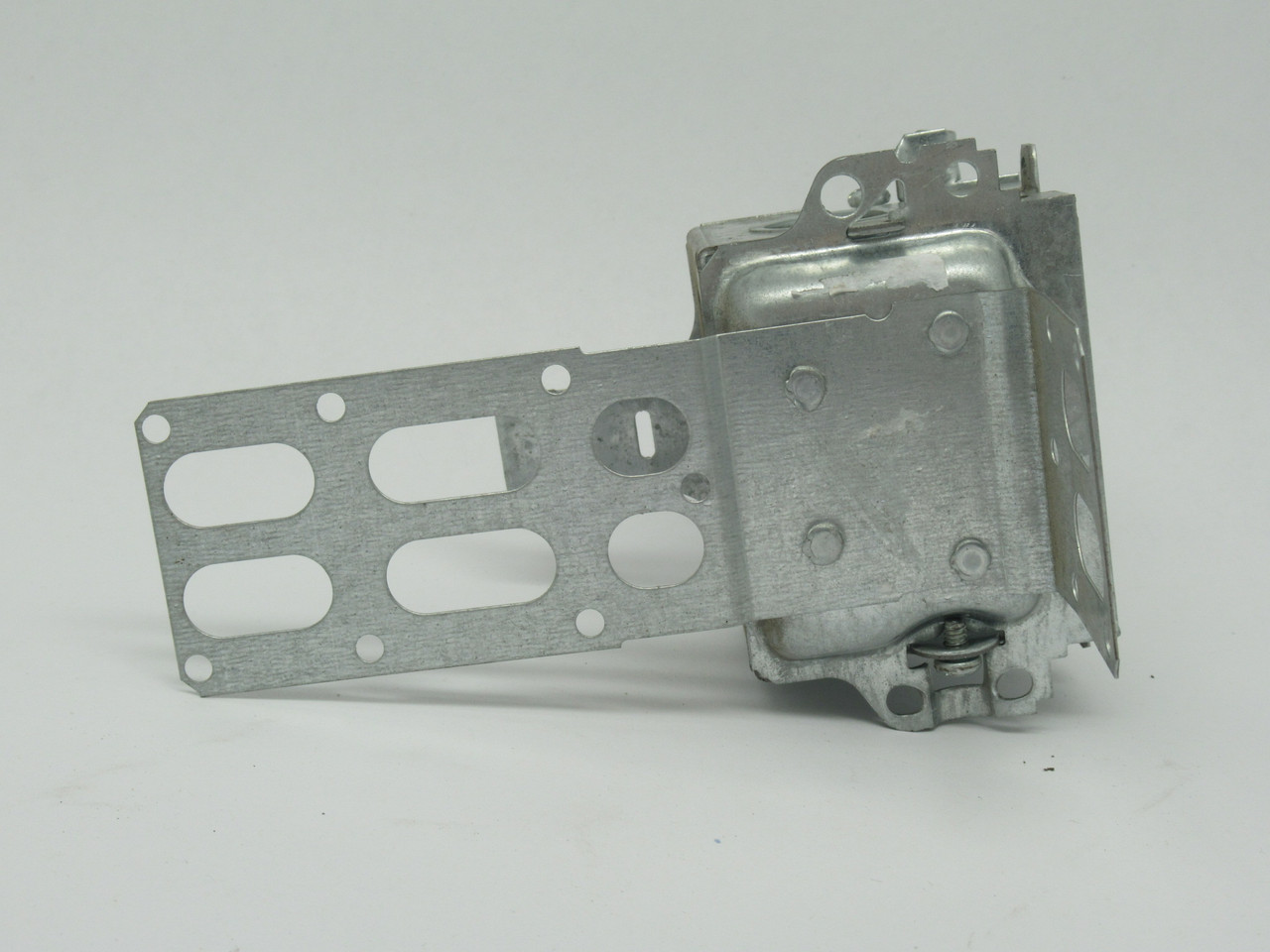 Iberville CI3104-KSSX Steel Stud Device Box 2-1/2" Depth 2" W 3" H NOP