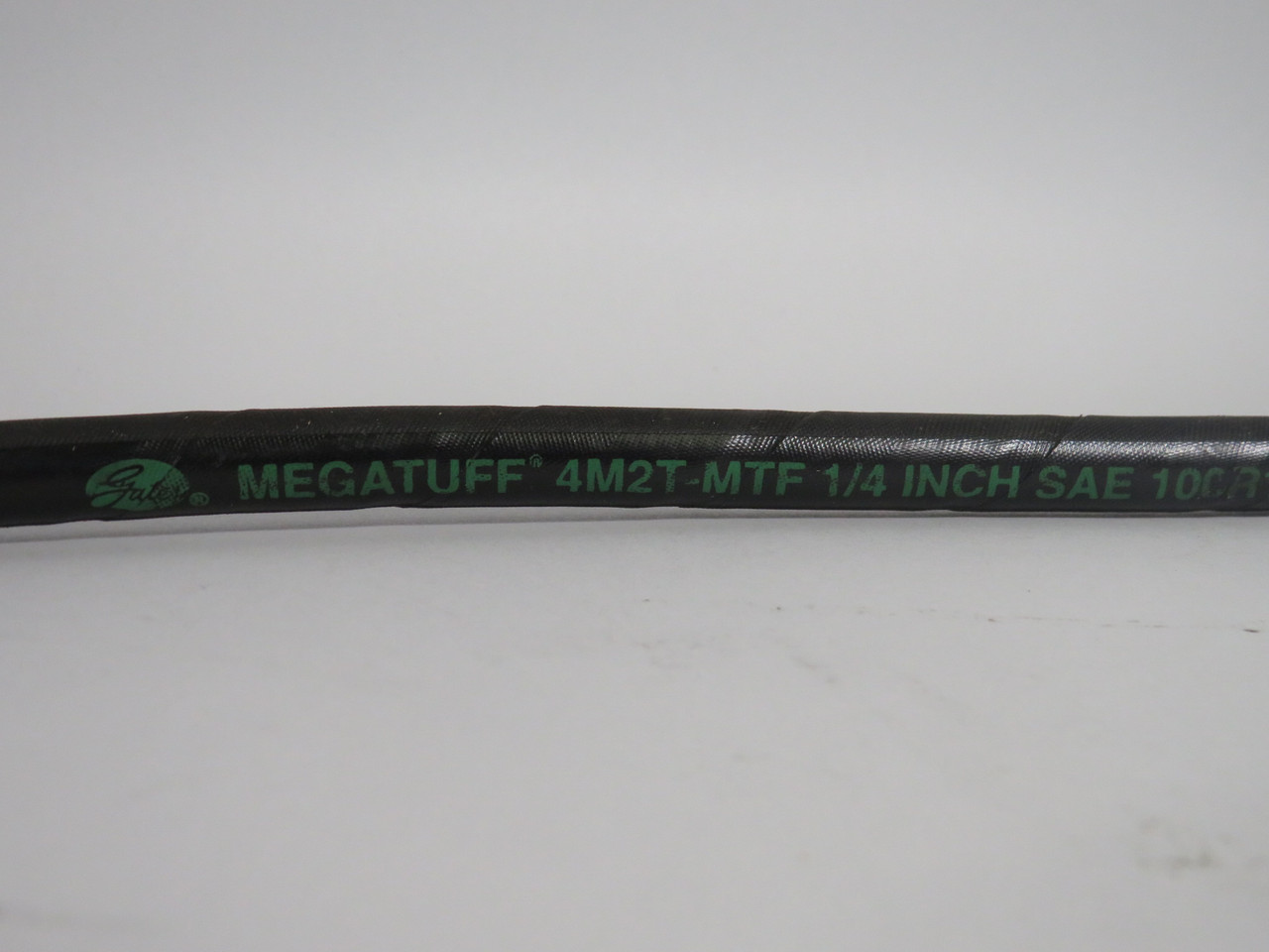 Gates 4M2T-MTF Megatuff Hydraulic Hose 1/4" 5000Psi 28" Length USED