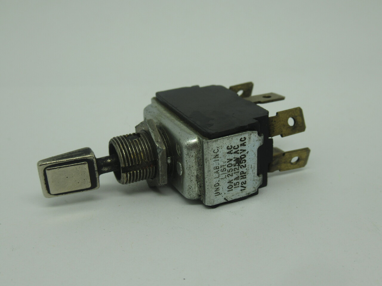 Cutler-Hammer 7569K40 Two Pole Toggle Switch W/ Bat Handle On-Off-On USED