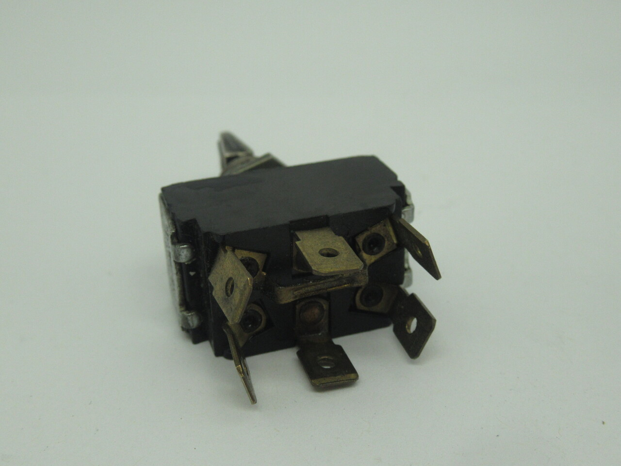 Cutler-Hammer 7569K40 Two Pole Toggle Switch W/ Bat Handle On-Off-On USED