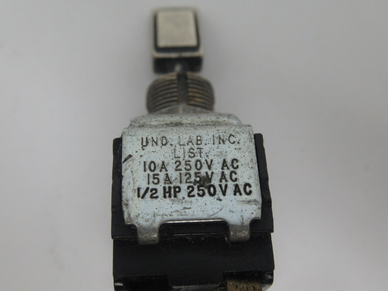 Cutler-Hammer 7569K40 Two Pole Toggle Switch W/ Bat Handle On-Off-On USED