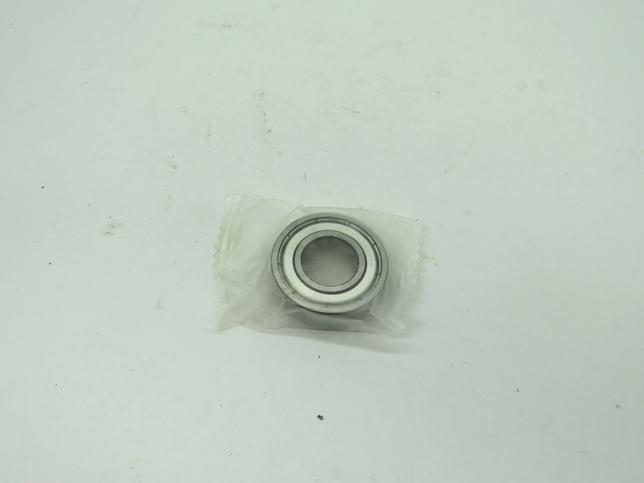 NTN 6002ZZC3/EM Single Row Bearing 15mm Bore 32mmRD 9mmRW *Open Box* NEW