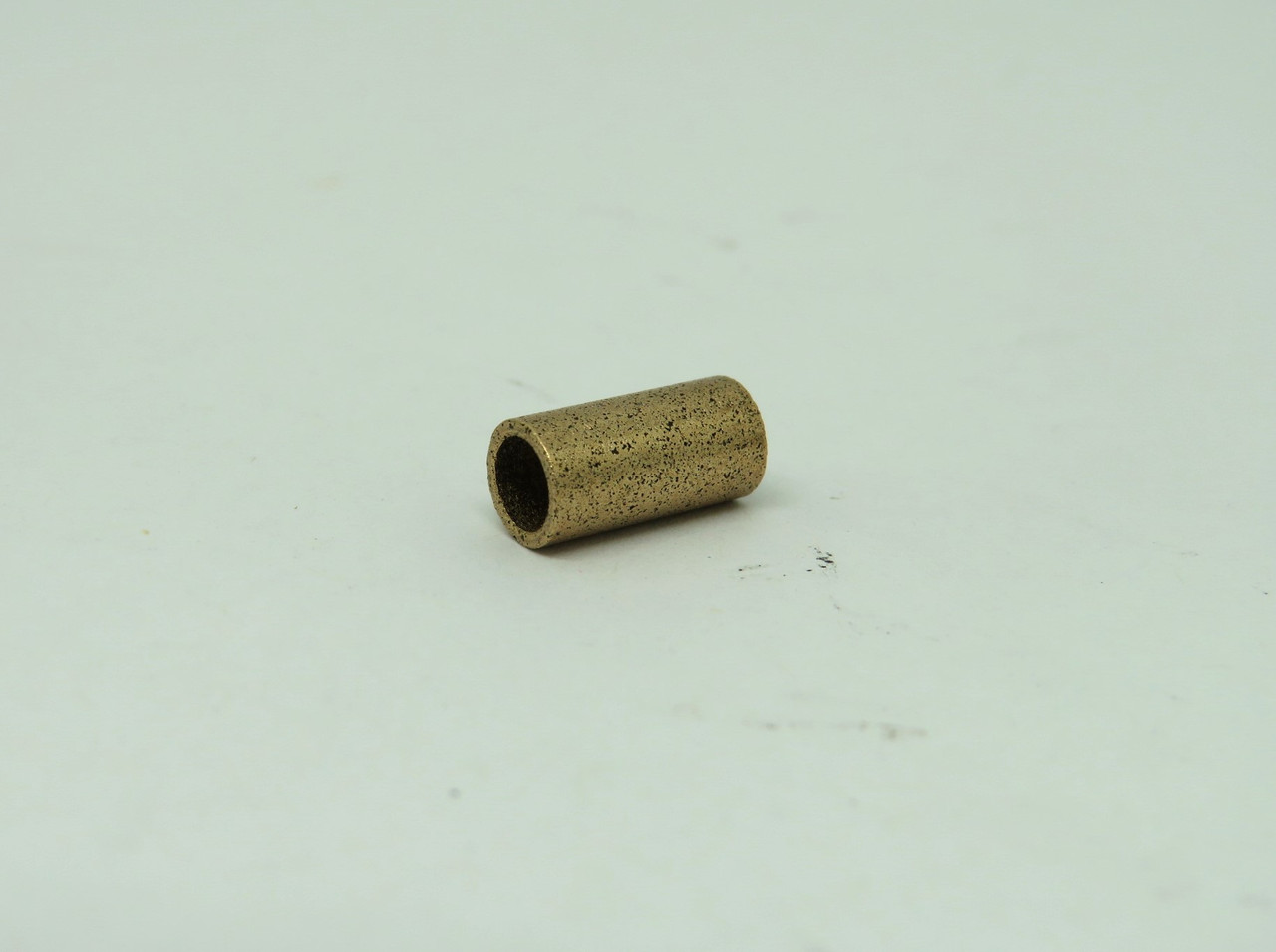 Oilite AA225-04B Sleeve Bearing 3/16" Bore 1/4"OD 1/2Lg Lot of 8 *Open Bag* NEW