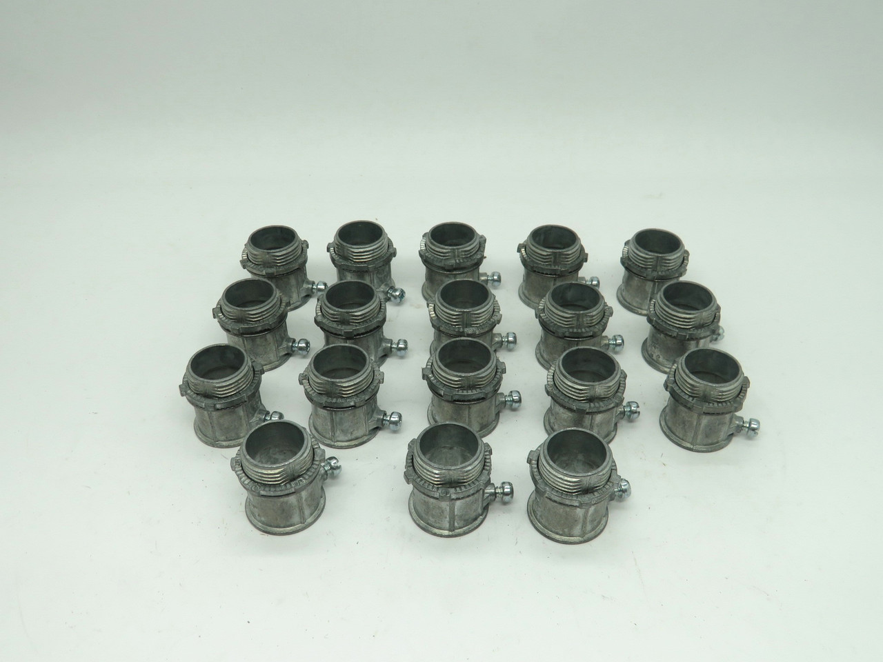 Cooper Crouse Hinds 451DC 3/4" Set Screw Connector Lot of 18 *Open Box* NEW