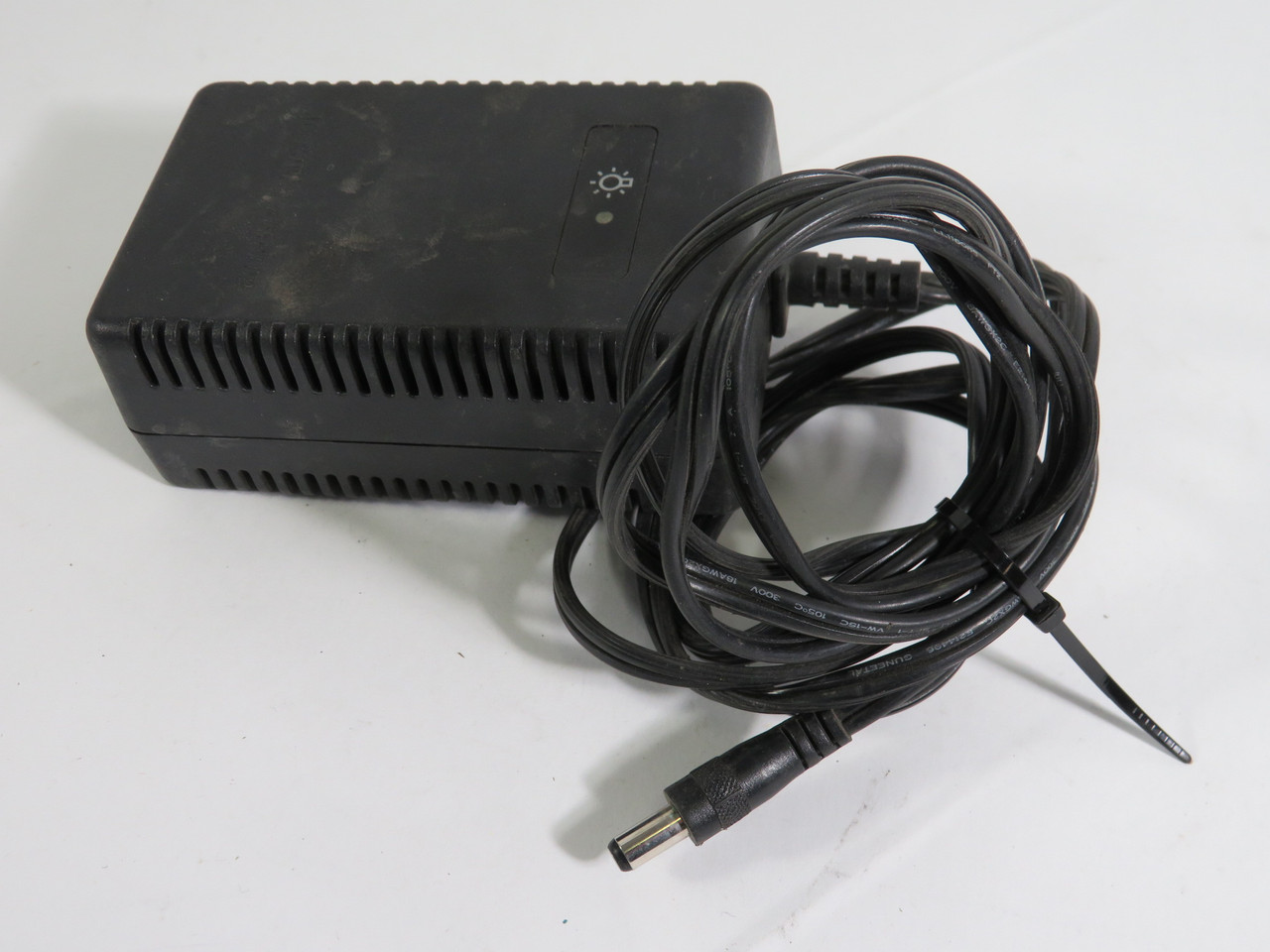 Globtek TR9CE3000LCP-A Adapter Output 12V 3A Input 100-240V 0.8A 50-60HZ USED