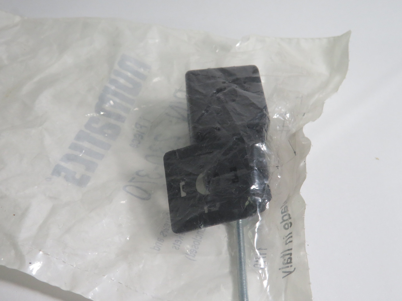 Numatics 230-370 Plug Connector 8-10mm Cable Range NWB