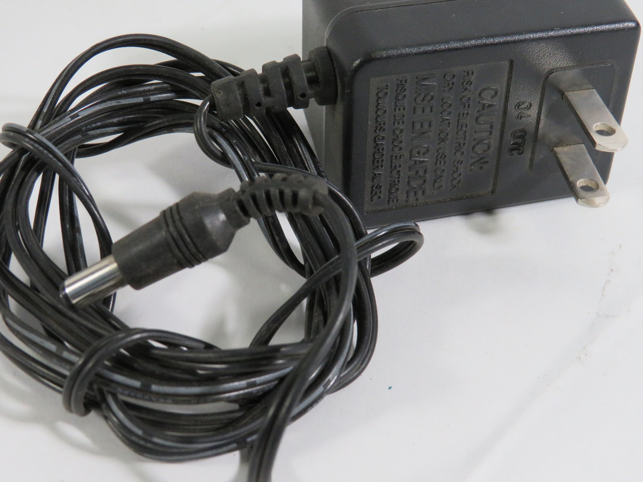 NexxTech 1508272 AC Adapter Output 9VDC 300ma Input 120VAC 60HZ 6W USED