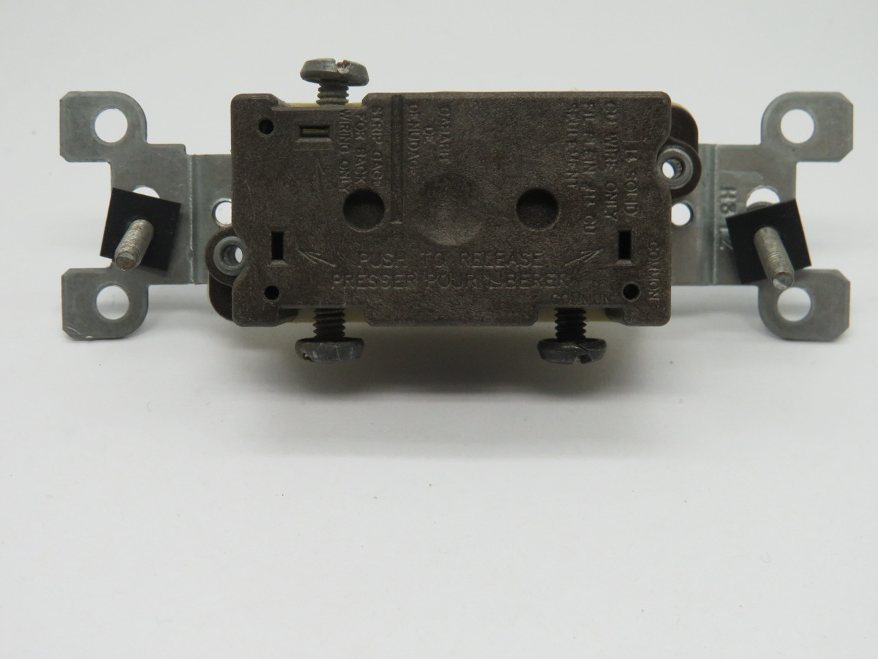 Leviton 1453-I NEW STYLE Ivory Toggle Switch 120V 15A Lot of 3 SHELF WEAR NOP