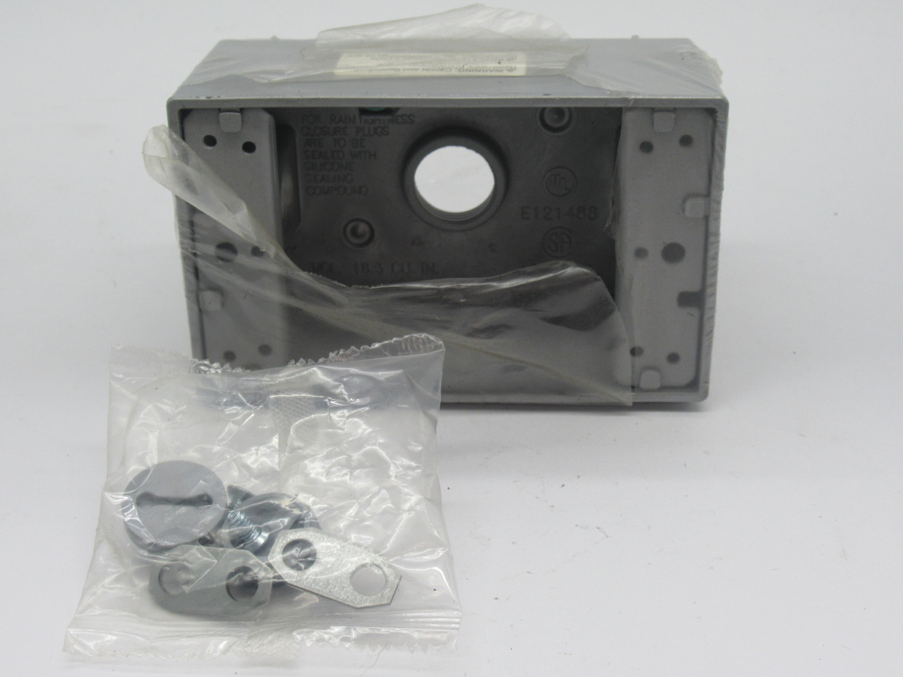 Crouse-Hinds TP7010 Single-Gang Weatherproof Outlet Box 18.3cu" DMG PLASTIC NOP
