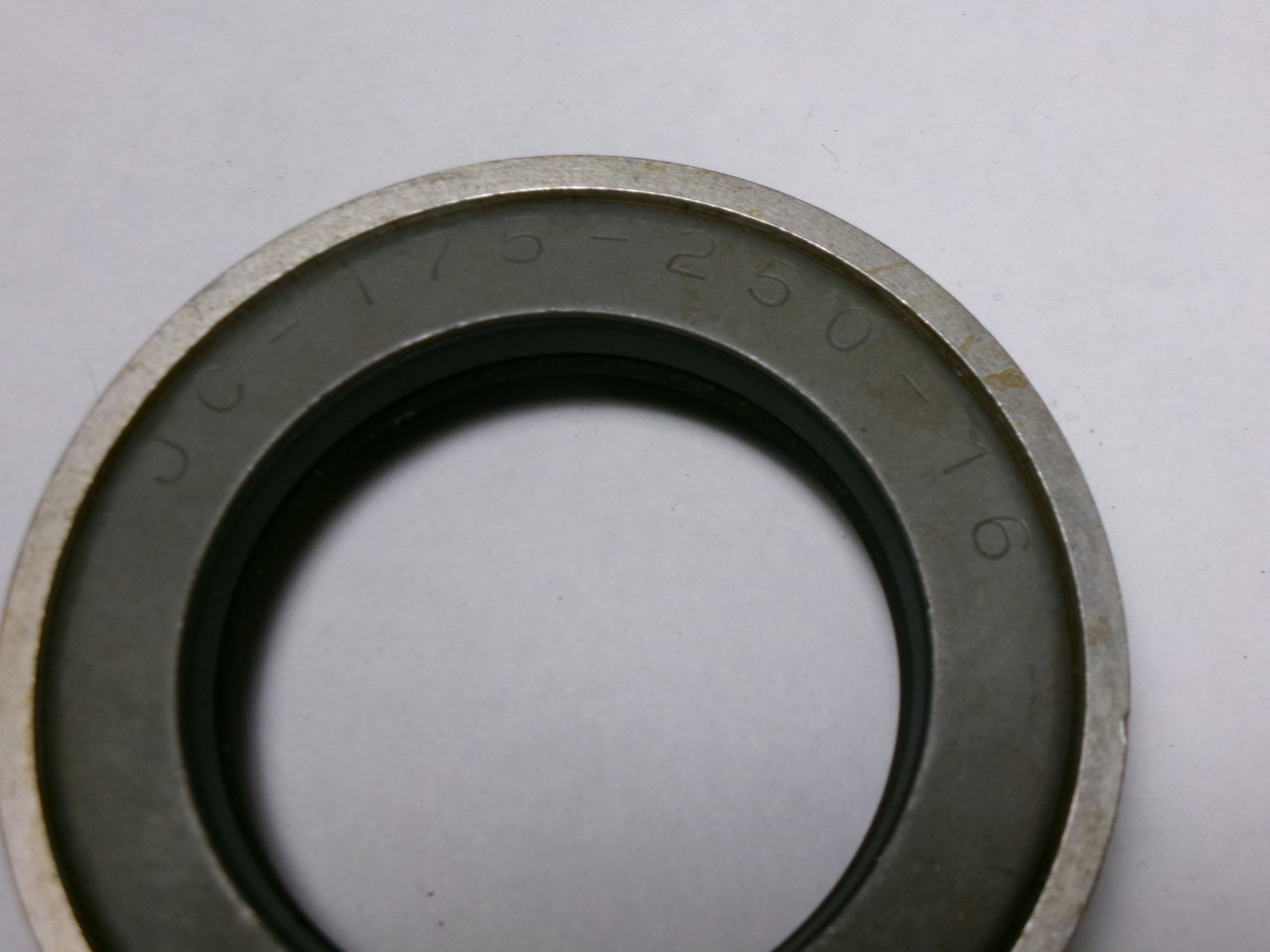 Generic JC-175-250-16 Oil Seal 1-3/4" ID 2-1/2" OD Open Bag NWB