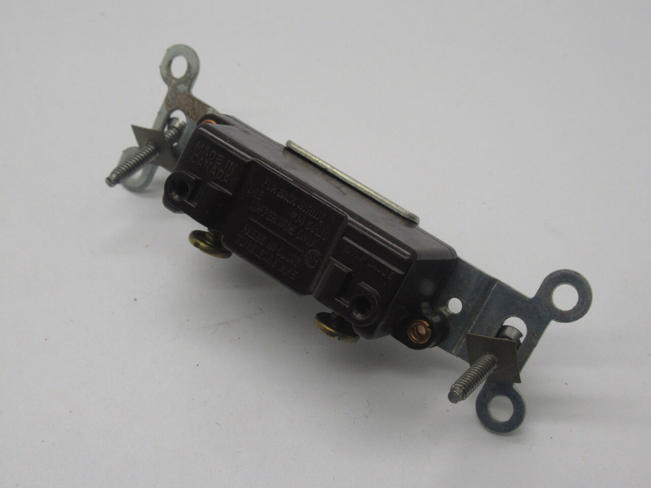 Eagle 1301-7B Toggle Switch Single Pole 15A 120VAC Brown With Brown Base USED