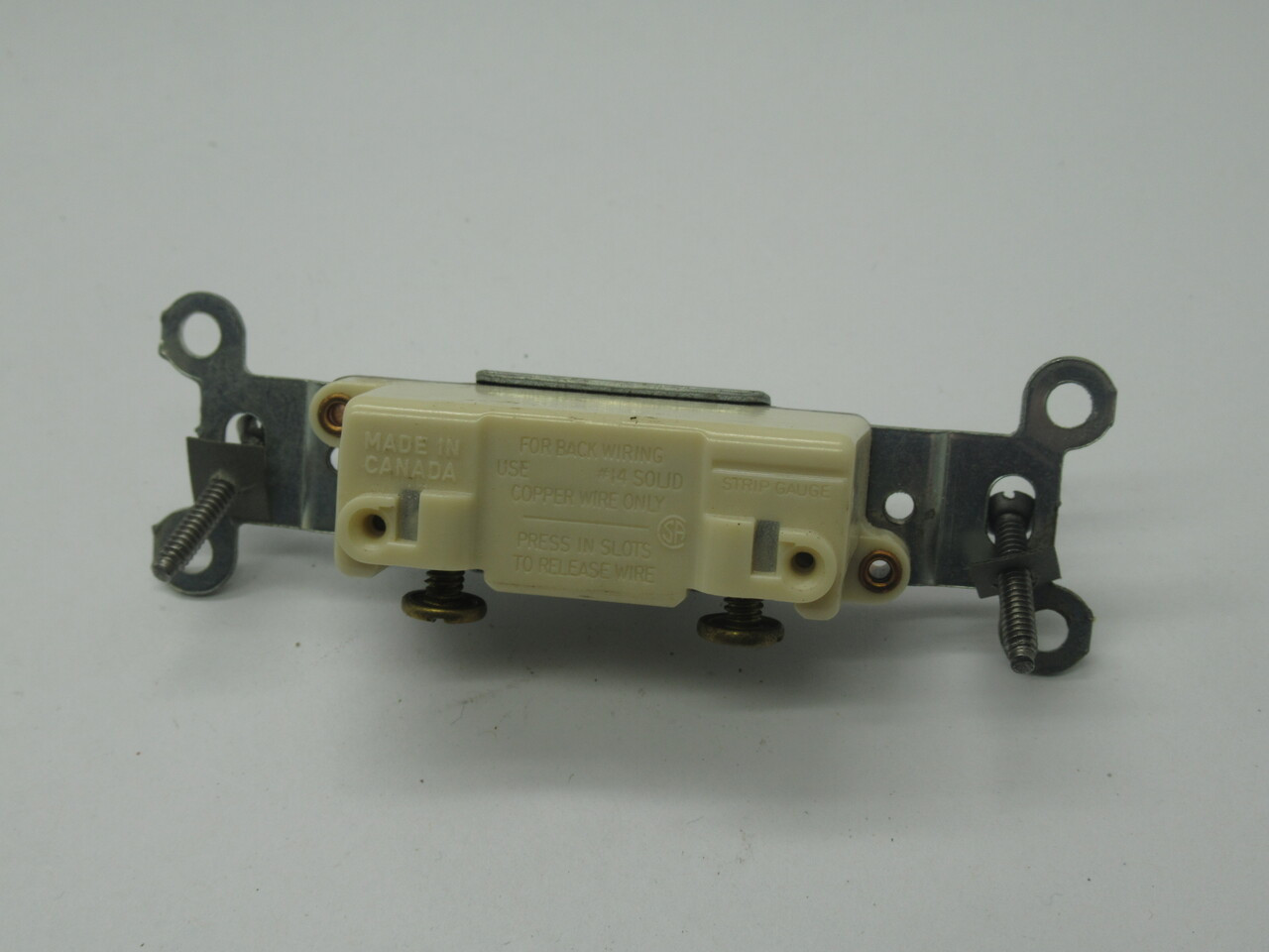 Eagle 1301-7B Toggle Switch Single Pole 15A 120VAC Brown With Ivory Base USED