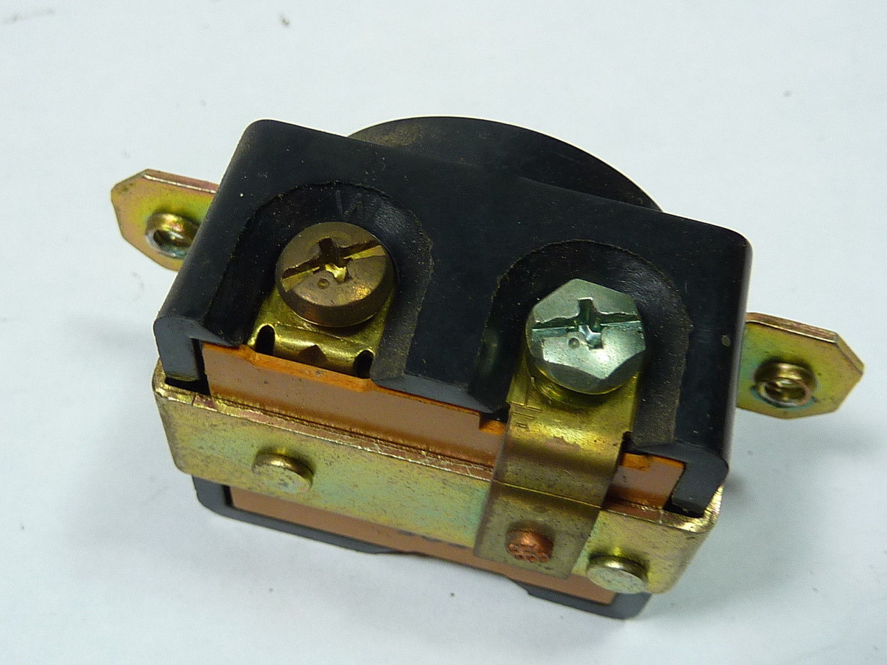 Matsushita 41-202 Receptacle 15A 125V 2P 3W USED