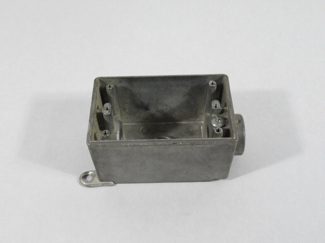 Thomas & Betts FSU-1/2 Weatherproof Universal Box 1/2" Opening USED