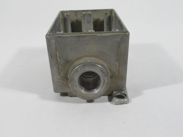 Thomas & Betts FSU-1/2 Weatherproof Universal Box 1/2" Opening USED