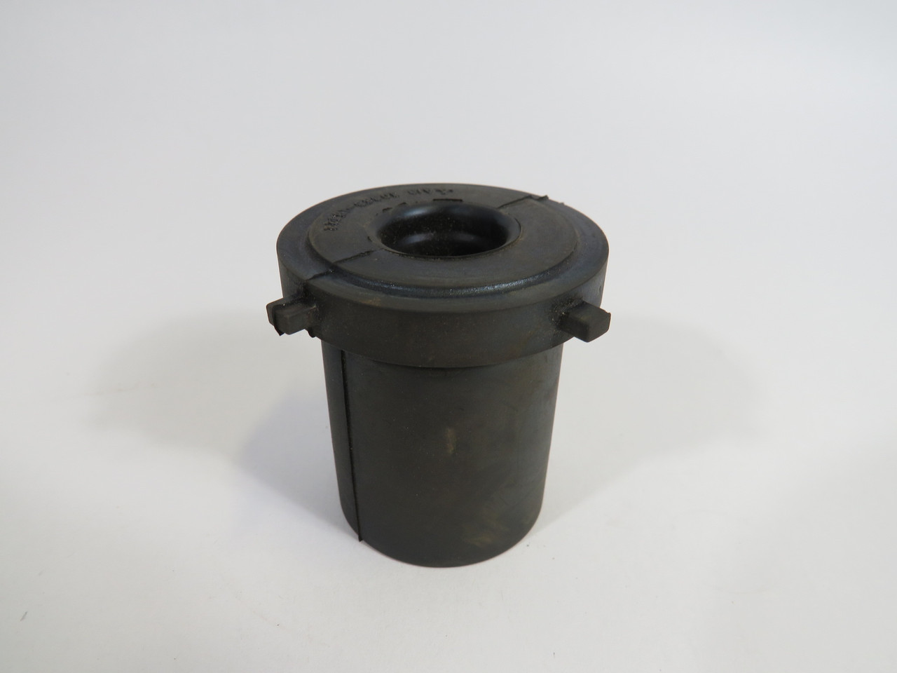 Toyota 90385-18022 Bush For Rear Spring Shackle USED