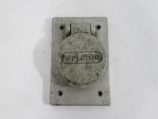 Appleton FS10G Heavy Duty Weatherproof Receptacle Cover Hole SHELF WEAR USED