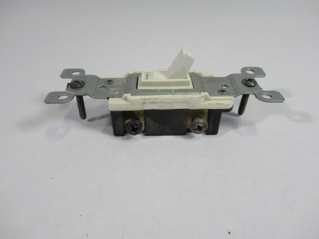 Leviton 792-1453 Toggle Switch White 15A 120VAC ! NOP !