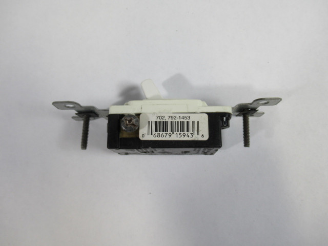Leviton 792-1453 Toggle Switch White 15A 120VAC ! NOP !