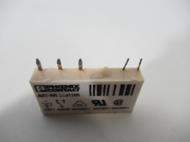 Phoenix Contact 2961105 Plug-In Power Relay 6A 250/240V USED