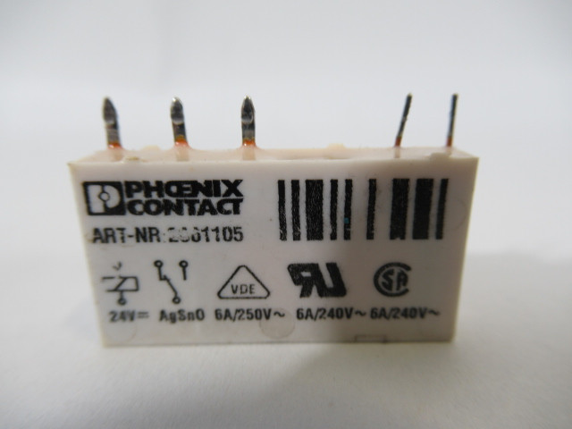 Phoenix Contact 2961105 Plug-In Power Relay 6A 250/240V USED