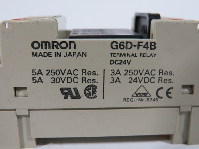 Omron G6D-F4B Terminal Relay 250VAC 30VDC 5A MISSING COVER & RELAY USED
